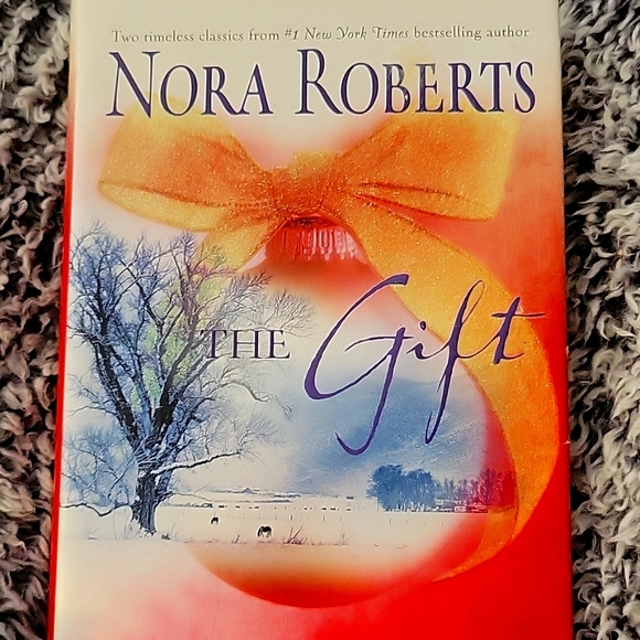 Nora Roberts hardback book, The Gift 😍